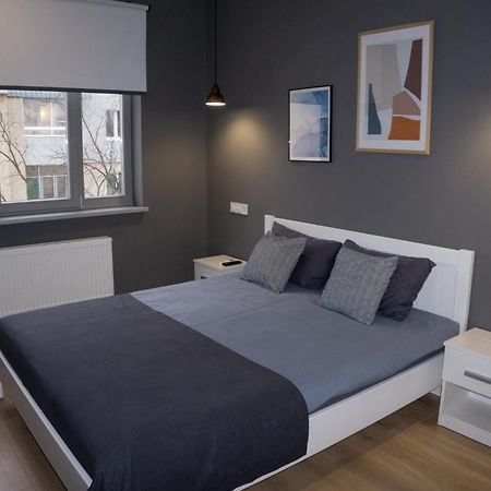 Apart-Hotel Kostjukowski Apartments Nizhynska 17 إلفيف المظهر الخارجي الصورة