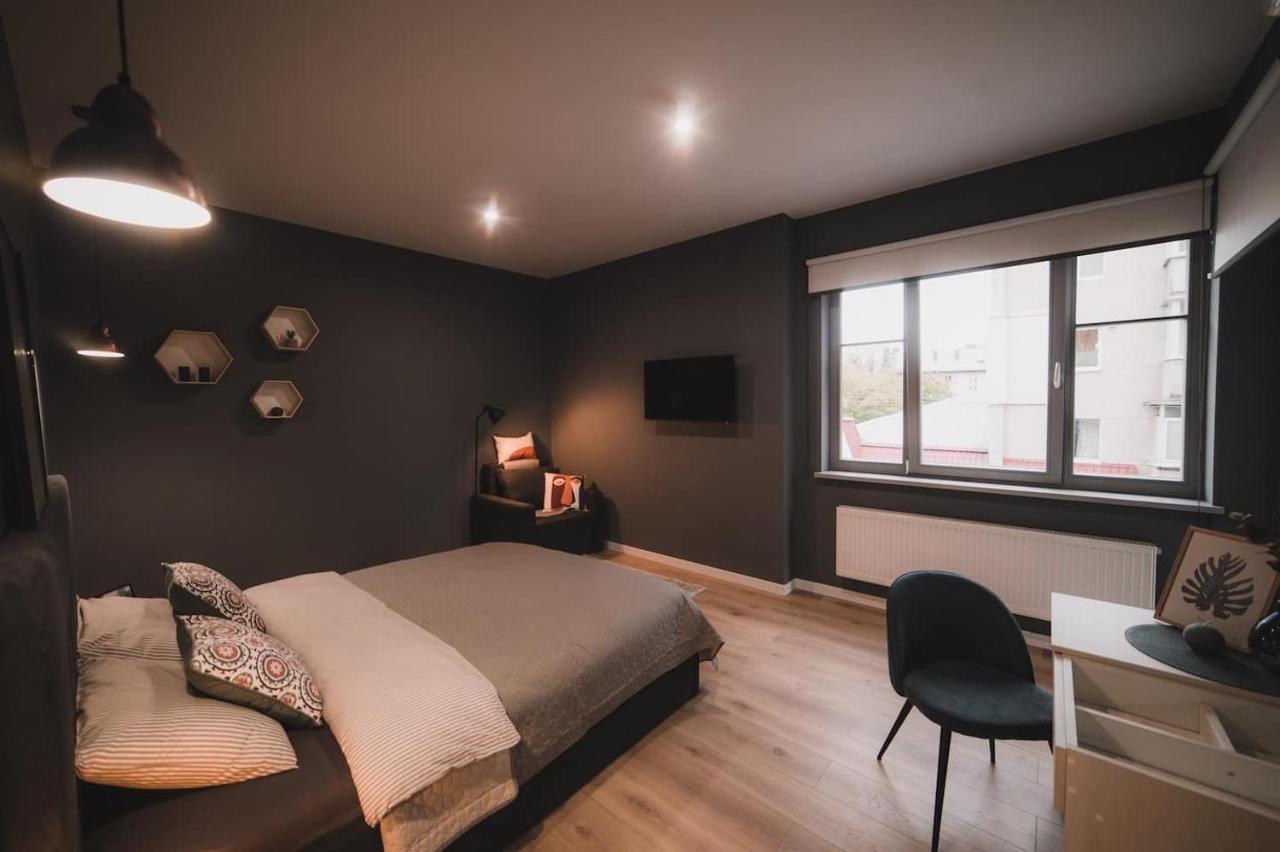 Apart-Hotel Kostjukowski Apartments Nizhynska 17 إلفيف المظهر الخارجي الصورة