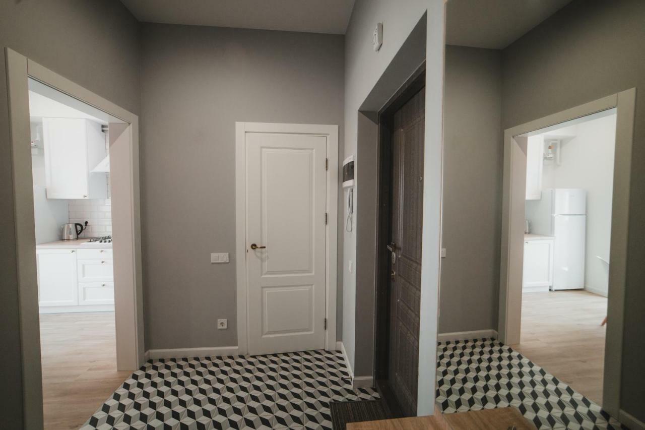 Apart-Hotel Kostjukowski Apartments Nizhynska 17 إلفيف المظهر الخارجي الصورة