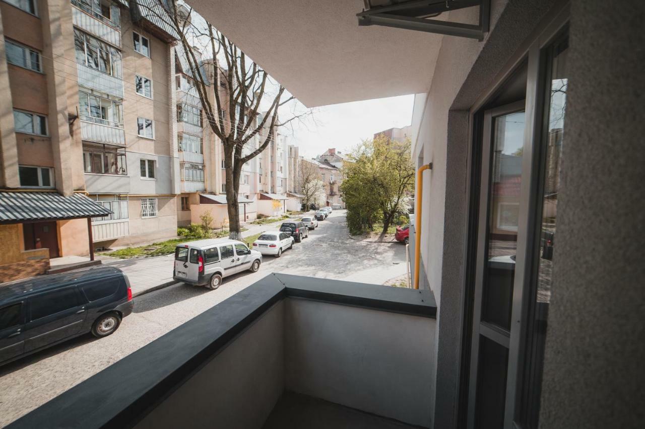 Apart-Hotel Kostjukowski Apartments Nizhynska 17 إلفيف المظهر الخارجي الصورة