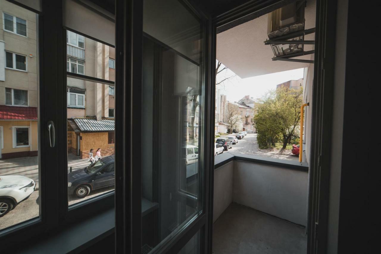 Apart-Hotel Kostjukowski Apartments Nizhynska 17 إلفيف المظهر الخارجي الصورة